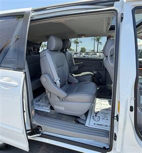 2006 Toyota Sienna XLE 7 Passenger - Photo 20 - Bakersfield, CA 93305