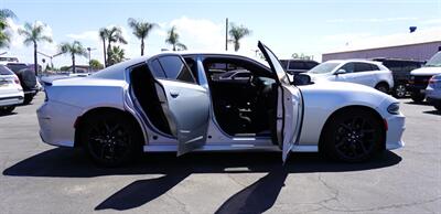 2022 Dodge Charger R/T   - Photo 14 - Bakersfield, CA 93305