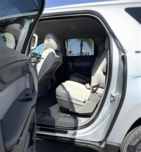 2014 GMC Acadia SLT-2   - Photo 7 - Bakersfield, CA 93305
