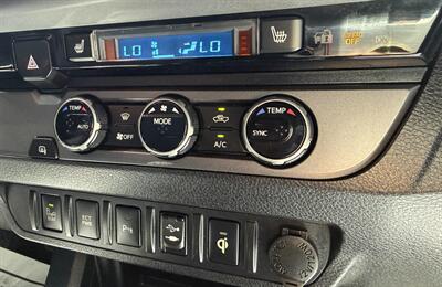 2016 Toyota Tacoma TRD Sport   - Photo 24 - Bakersfield, CA 93301