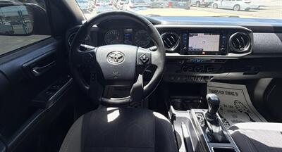 2016 Toyota Tacoma TRD Sport   - Photo 20 - Bakersfield, CA 93301