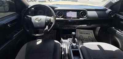 2016 Toyota Tacoma TRD Sport   - Photo 19 - Bakersfield, CA 93301