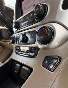 2016 GMC Yukon XL SLT   - Photo 31 - Bakersfield, CA 93305
