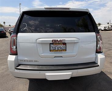2016 GMC Yukon XL SLT   - Photo 11 - Bakersfield, CA 93305