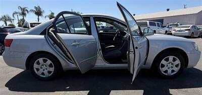 2009 Hyundai SONATA GLS   - Photo 15 - Bakersfield, CA 93305