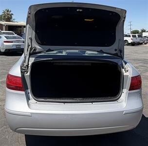 2009 Hyundai SONATA GLS   - Photo 11 - Bakersfield, CA 93305