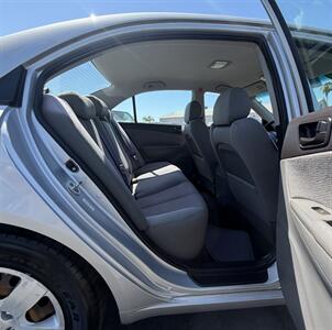 2009 Hyundai SONATA GLS   - Photo 17 - Bakersfield, CA 93305