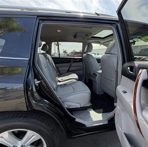 2011 Toyota Highlander Limited   - Photo 20 - Bakersfield, CA 93305