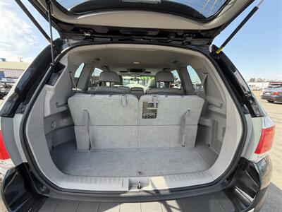 2011 Toyota Highlander Limited   - Photo 13 - Bakersfield, CA 93305