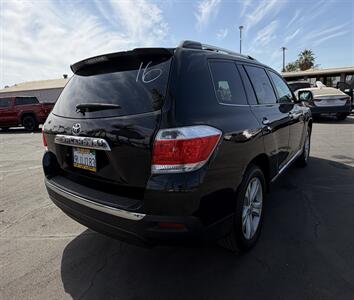 2011 Toyota Highlander Limited   - Photo 15 - Bakersfield, CA 93305