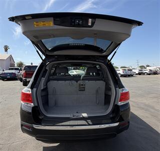 2011 Toyota Highlander Limited   - Photo 12 - Bakersfield, CA 93305