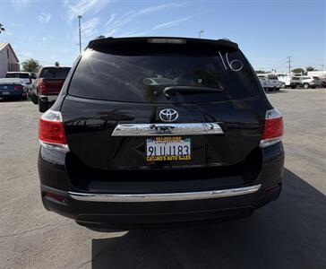 2011 Toyota Highlander Limited   - Photo 10 - Bakersfield, CA 93305