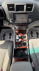 2011 Toyota Highlander Limited   - Photo 26 - Bakersfield, CA 93305