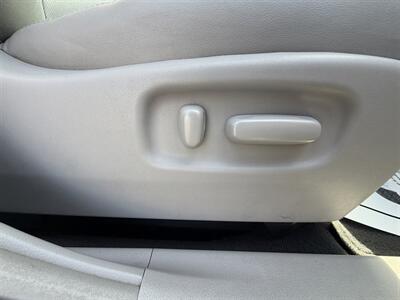 2011 Toyota Highlander Limited   - Photo 19 - Bakersfield, CA 93305