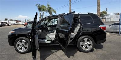 2011 Toyota Highlander Limited   - Photo 5 - Bakersfield, CA 93305