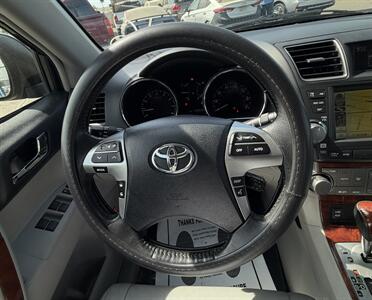 2011 Toyota Highlander Limited   - Photo 25 - Bakersfield, CA 93305