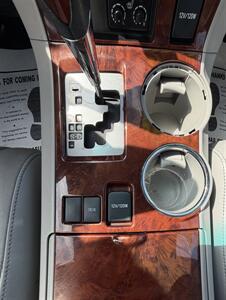 2011 Toyota Highlander Limited   - Photo 27 - Bakersfield, CA 93305