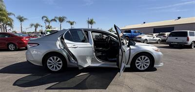 2019 Toyota Camry LE - Photo 16 - Bakersfield, CA 93305