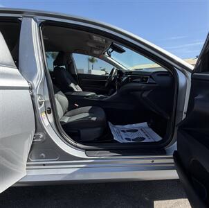 2019 Toyota Camry LE - Photo 17 - Bakersfield, CA 93305