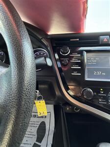 2019 Toyota Camry LE - Photo 24 - Bakersfield, CA 93305