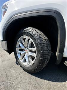 2020 GMC Sierra 1500 SLT   - Photo 30 - Bakersfield, CA 93301
