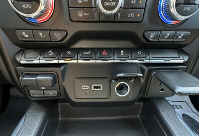 2020 GMC Sierra 1500 SLT   - Photo 25 - Bakersfield, CA 93301