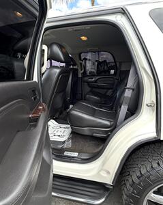 2011 GMC Yukon Denali   - Photo 7 - Bakersfield, CA 93305