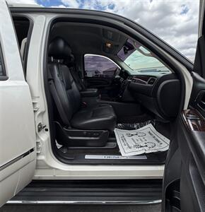 2011 GMC Yukon Denali   - Photo 20 - Bakersfield, CA 93305