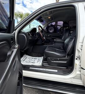 2011 GMC Yukon Denali   - Photo 6 - Bakersfield, CA 93305