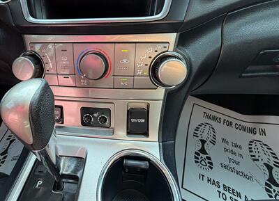 2013 Toyota Highlander - Photo 29 - Bakersfield, CA 93305