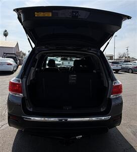 2013 Toyota Highlander - Photo 11 - Bakersfield, CA 93305