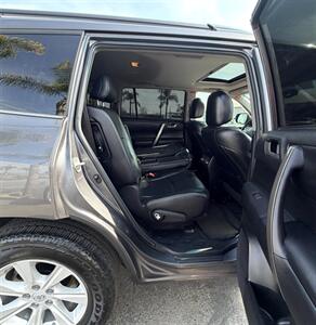 2013 Toyota Highlander - Photo 19 - Bakersfield, CA 93305