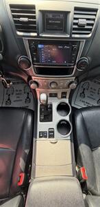 2013 Toyota Highlander - Photo 25 - Bakersfield, CA 93305