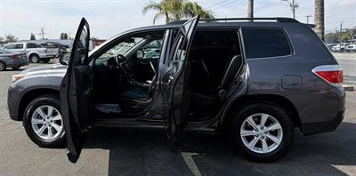 2013 Toyota Highlander - Photo 5 - Bakersfield, CA 93305