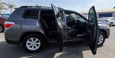 2013 Toyota Highlander - Photo 17 - Bakersfield, CA 93305