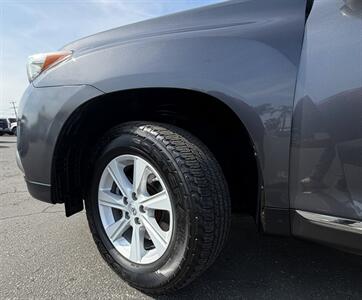 2013 Toyota Highlander - Photo 31 - Bakersfield, CA 93305