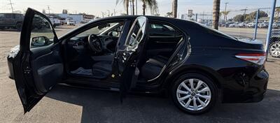 2018 Toyota Camry LE - Photo 5 - Bakersfield, CA 93305