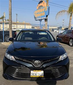 2018 Toyota Camry LE - Photo 2 - Bakersfield, CA 93305