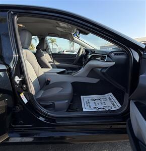 2018 Toyota Camry LE - Photo 16 - Bakersfield, CA 93305