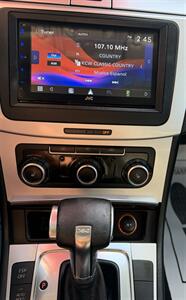 2010 Volkswagen Passat Komfort PZEV   - Photo 21 - Bakersfield, CA 93301
