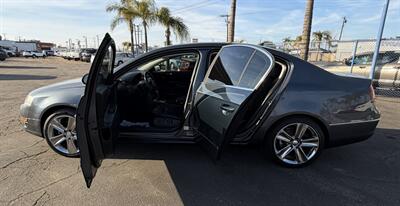 2010 Volkswagen Passat Komfort PZEV   - Photo 5 - Bakersfield, CA 93301