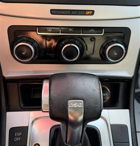 2010 Volkswagen Passat Komfort PZEV   - Photo 22 - Bakersfield, CA 93301