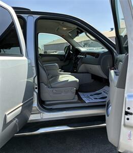 2014 Chevrolet Tahoe LT   - Photo 18 - Bakersfield, CA 93305