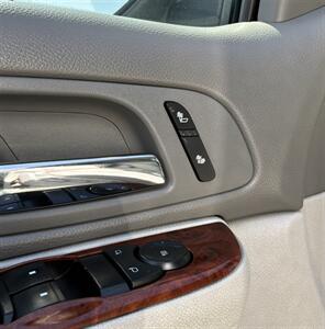 2014 Chevrolet Tahoe LT   - Photo 8 - Bakersfield, CA 93305