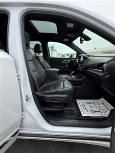 2022 Chevrolet Traverse Premier   - Photo 17 - Bakersfield, CA 93301