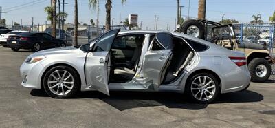 2014 Toyota Avalon XLE   - Photo 5 - Bakersfield, CA 93305