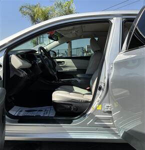 2014 Toyota Avalon XLE   - Photo 6 - Bakersfield, CA 93305