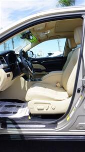 2015 Toyota Highlander Limited   - Photo 6 - Bakersfield, CA 93301