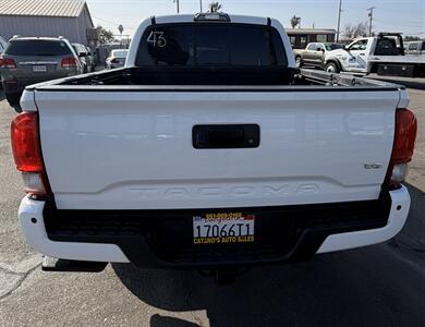 2016 Toyota Tacoma SR V6   - Photo 8 - Bakersfield, CA 93301
