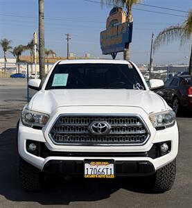 2016 Toyota Tacoma SR V6   - Photo 2 - Bakersfield, CA 93301